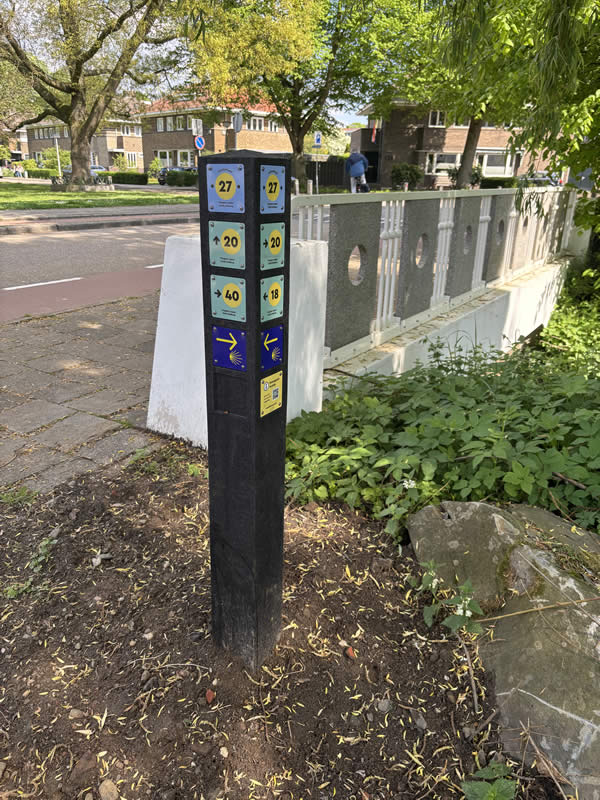 knopen lopen paaltje
